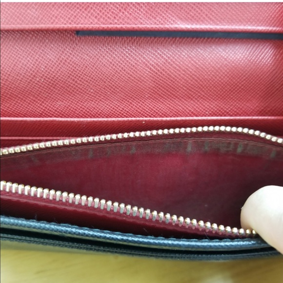 PRADA SAFFIANO - Picture 4 of 11